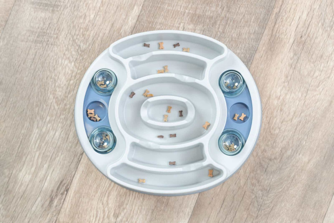 Интерактивная игрушка для собак и кошек TRIXIE Slide & Feed (30х27 см)