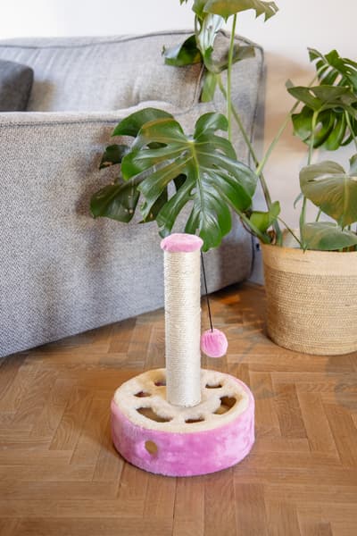 Beeztees Когтеточка-столбик для кошек с тайником (27х27х40 см)