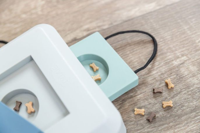 Интерактивная игрушка для собак TRIXIE Gamble Box (15×15 см)